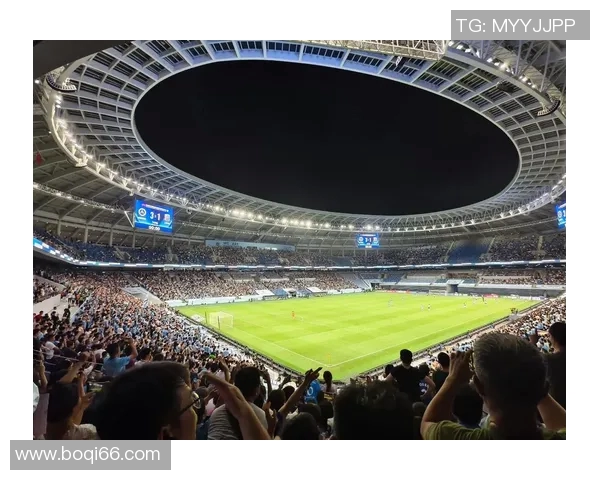 足球巨星私下生活曝光真实瞬间 网友惊叹球场外的一面