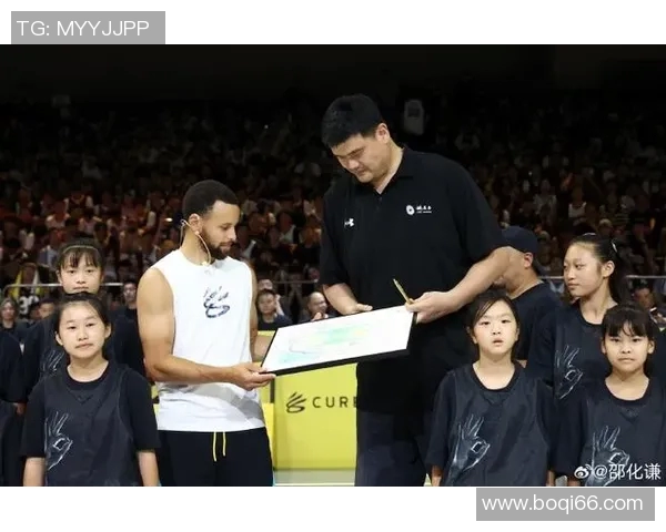 篮球与足球巨星同框展现竞技精神与传奇风采 篮球与足球巨星同框展现竞技精神与传奇风采